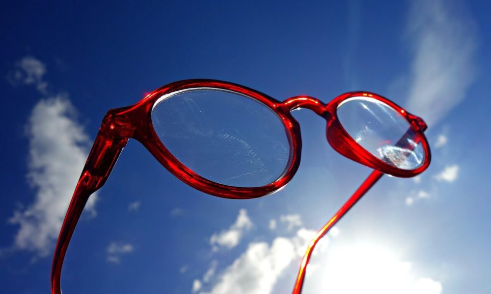 spectacles-1582388_1280-original